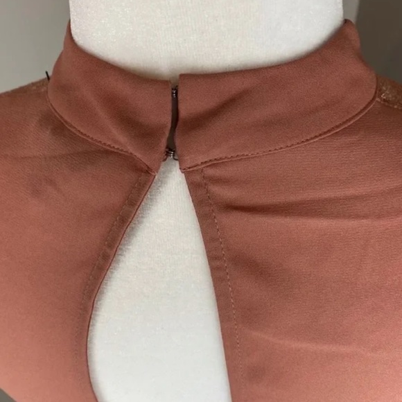 NWOT. Express Handkerchief Sleeve Lace Blouse Top Peach Pink. XS. - Picture 8 of 11